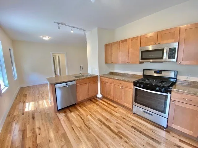 $469,900 | 30 Cherry Street, Unit B, Northampton, MA 01060