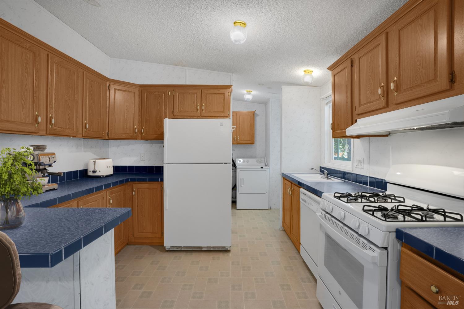 3226 St Martin Way Sebastopol, CA 95472 - Photo 13 of 32 Virtually Staged