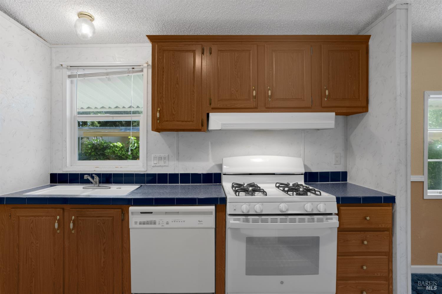 3226 St Martin Way Sebastopol, CA 95472 - Photo 14 of 32