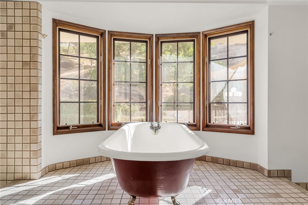 2572 Sunset Drive Riverside, CA 92506 - Photo 34 of 63 a room with a couch and windows