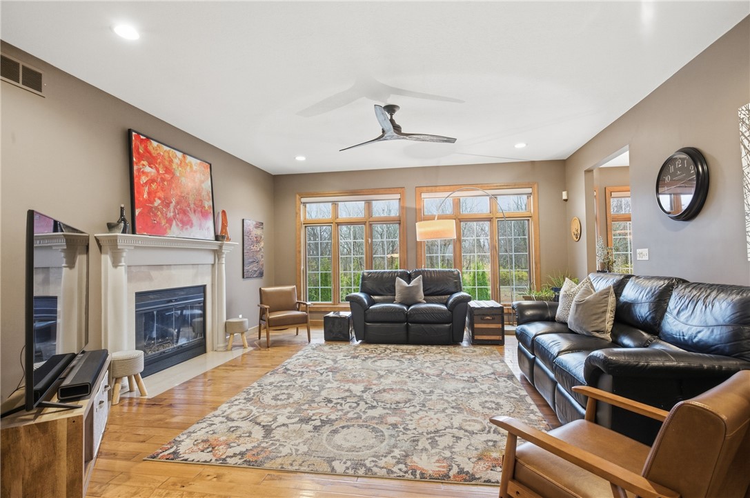 12511 Old State Road Charleston, IL 61920 - Photo 17 of 48