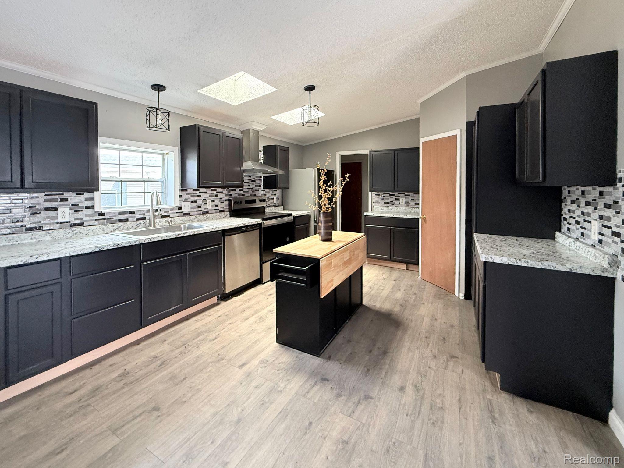 6255 Telegraph Road, Unit 214 Erie, MI 48133 - Photo 8 of 32 IMG_0826.JPG