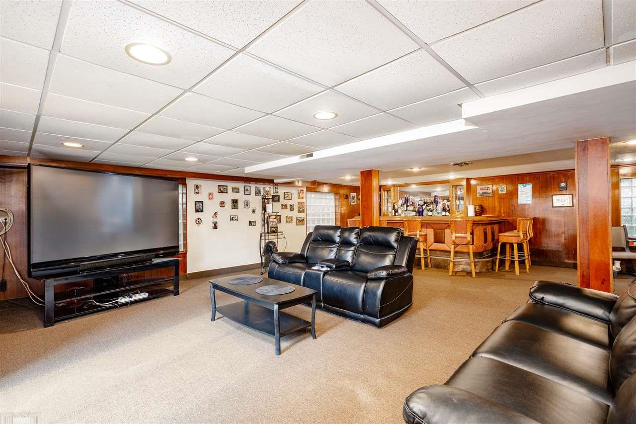 1131 North Renaud Road Grosse Pointe, MI 48236 - Photo 29 of 46 50028444-28.JPG