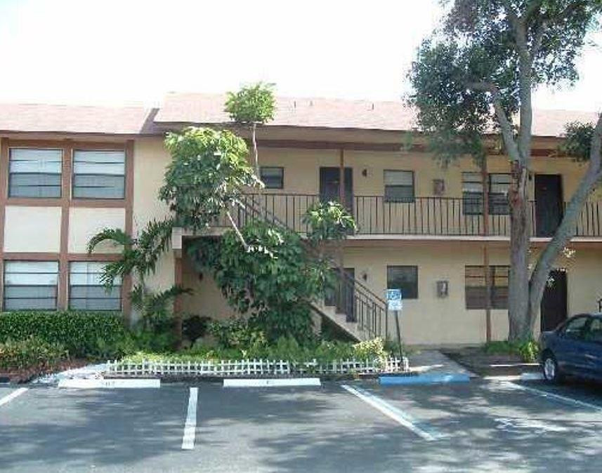 3263 Kirk Road, Unit 5 Lake Worth Beach, FL 33461 - Photo 3 of 4 Photo 3