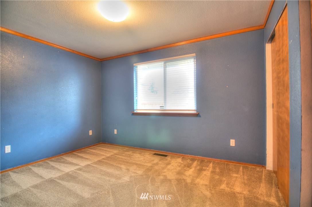 5911 Cherokee Loop Southeast Lacey, WA 98513 - Photo 12 of 25 Gallery Image 12