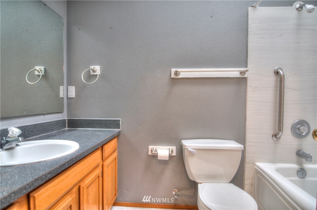 5911 Cherokee Loop Southeast Lacey, WA 98513 - Photo 14 of 25 Gallery Image 14