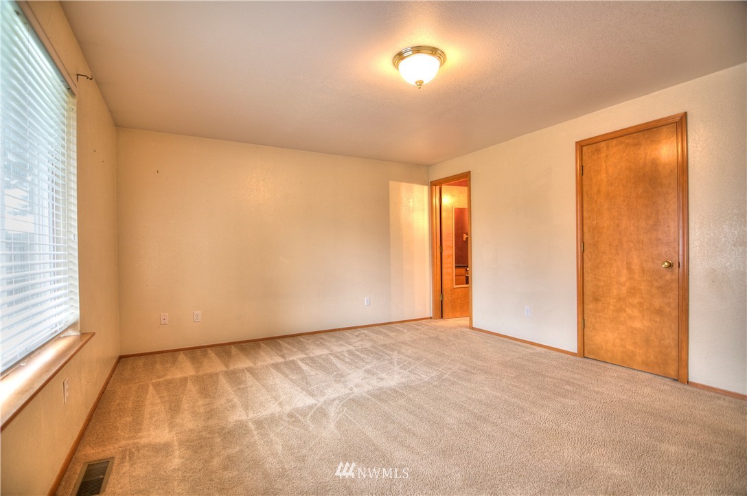 5911 Cherokee Loop Southeast Lacey, WA 98513 - Photo 17 of 25 Gallery Image 17