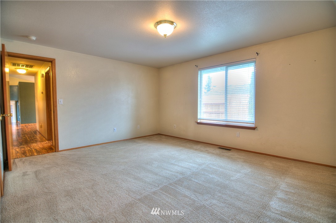 5911 Cherokee Loop Southeast Lacey, WA 98513 - Photo 19 of 25 Gallery Image 19