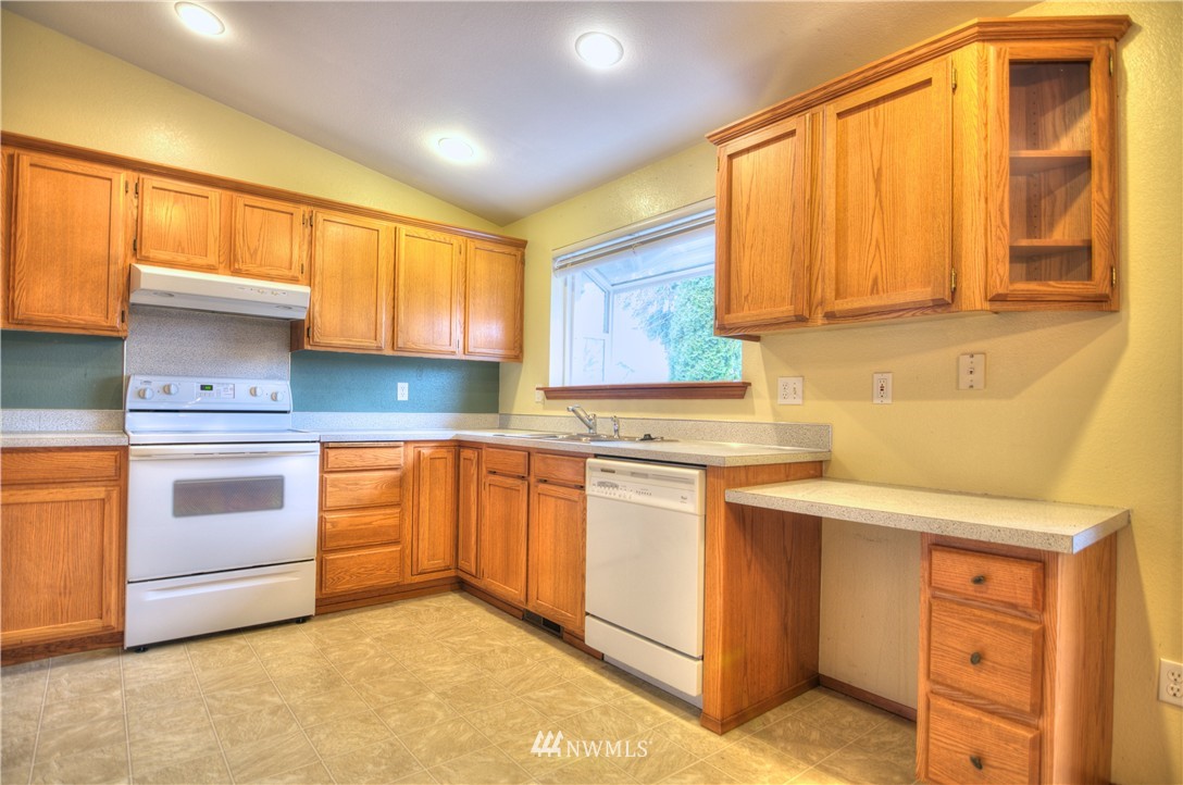 5911 Cherokee Loop Southeast Lacey, WA 98513 - Photo 8 of 25 Gallery Image 8