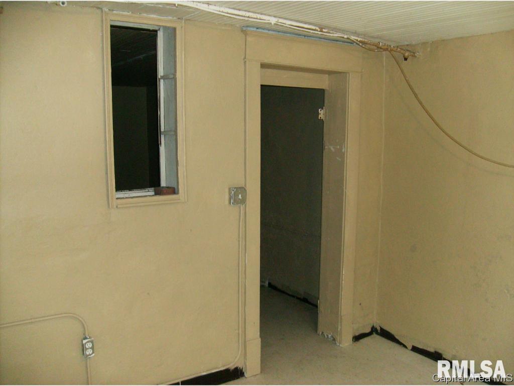 1020 East Enos Avenue Springfield, IL 62702 - Photo 8 of 9