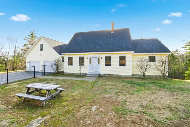 $625,000 | 611 North Pembroke Road, Pembroke, NH 03275