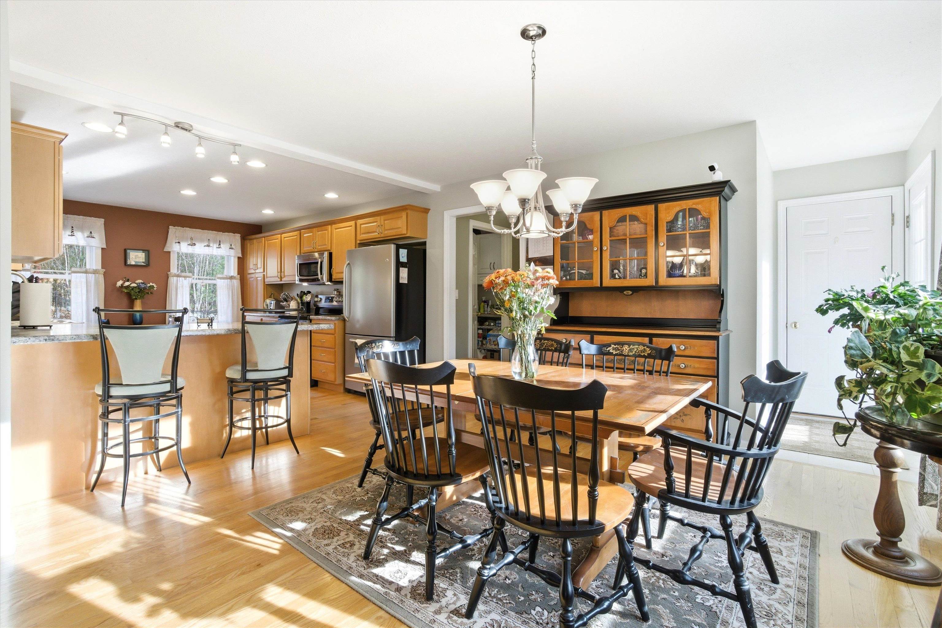 611 North Pembroke Road Pembroke, NH 03275 - Photo 11 of 49