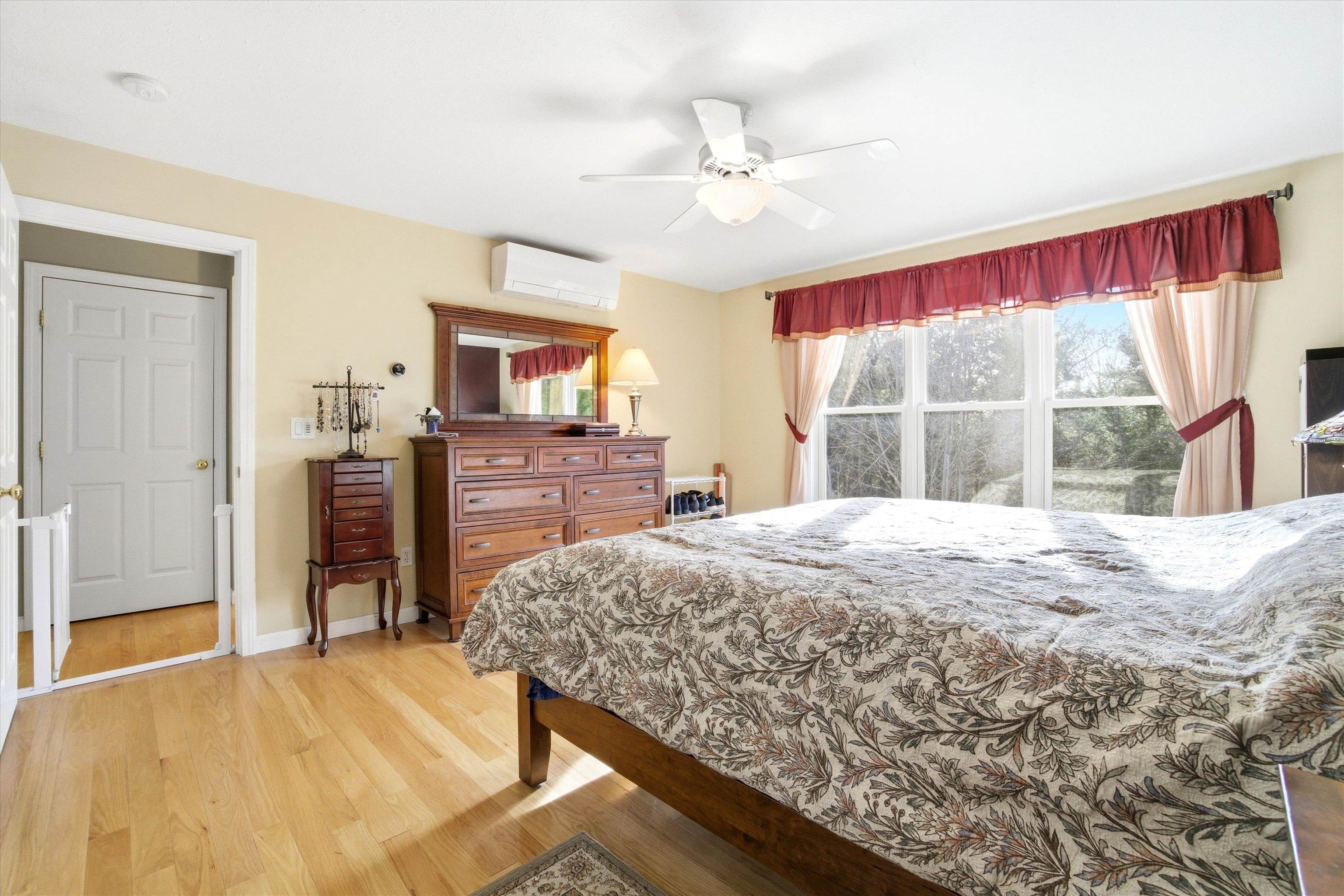 611 North Pembroke Road Pembroke, NH 03275 - Photo 18 of 49