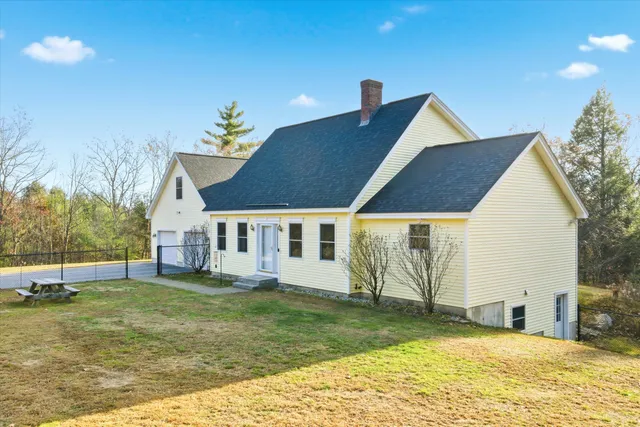 $625,000 | 611 North Pembroke Road, Pembroke, NH 03275