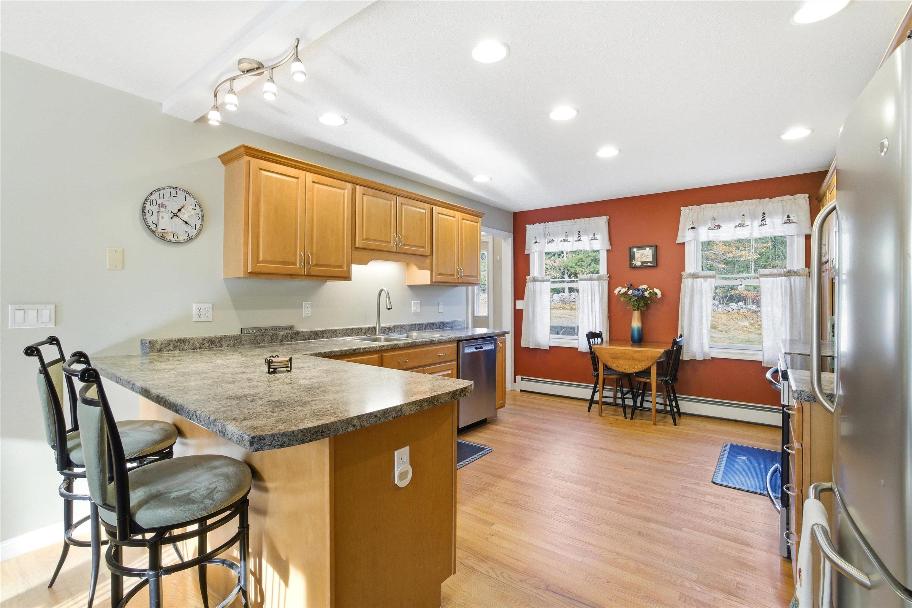 611 North Pembroke Road Pembroke, NH 03275 - Photo 9 of 49