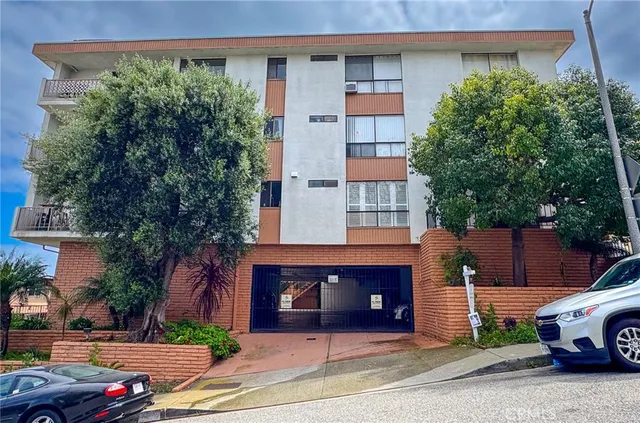 $639,000 | 665 West 24th Street, Unit 208, San Pedro, CA 90731