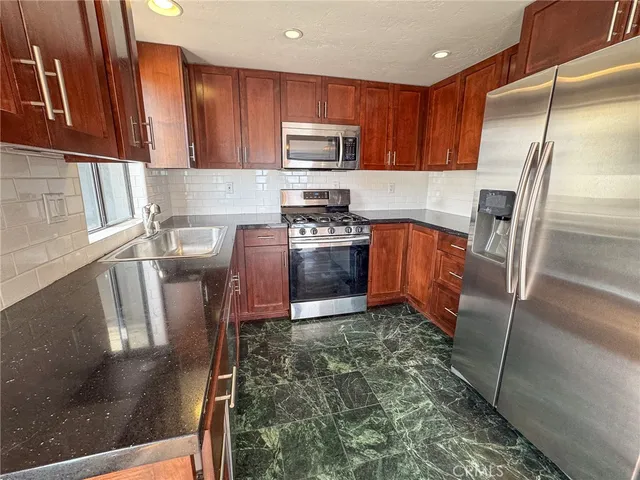 $639,000 | 665 West 24th Street, Unit 208, San Pedro, CA 90731