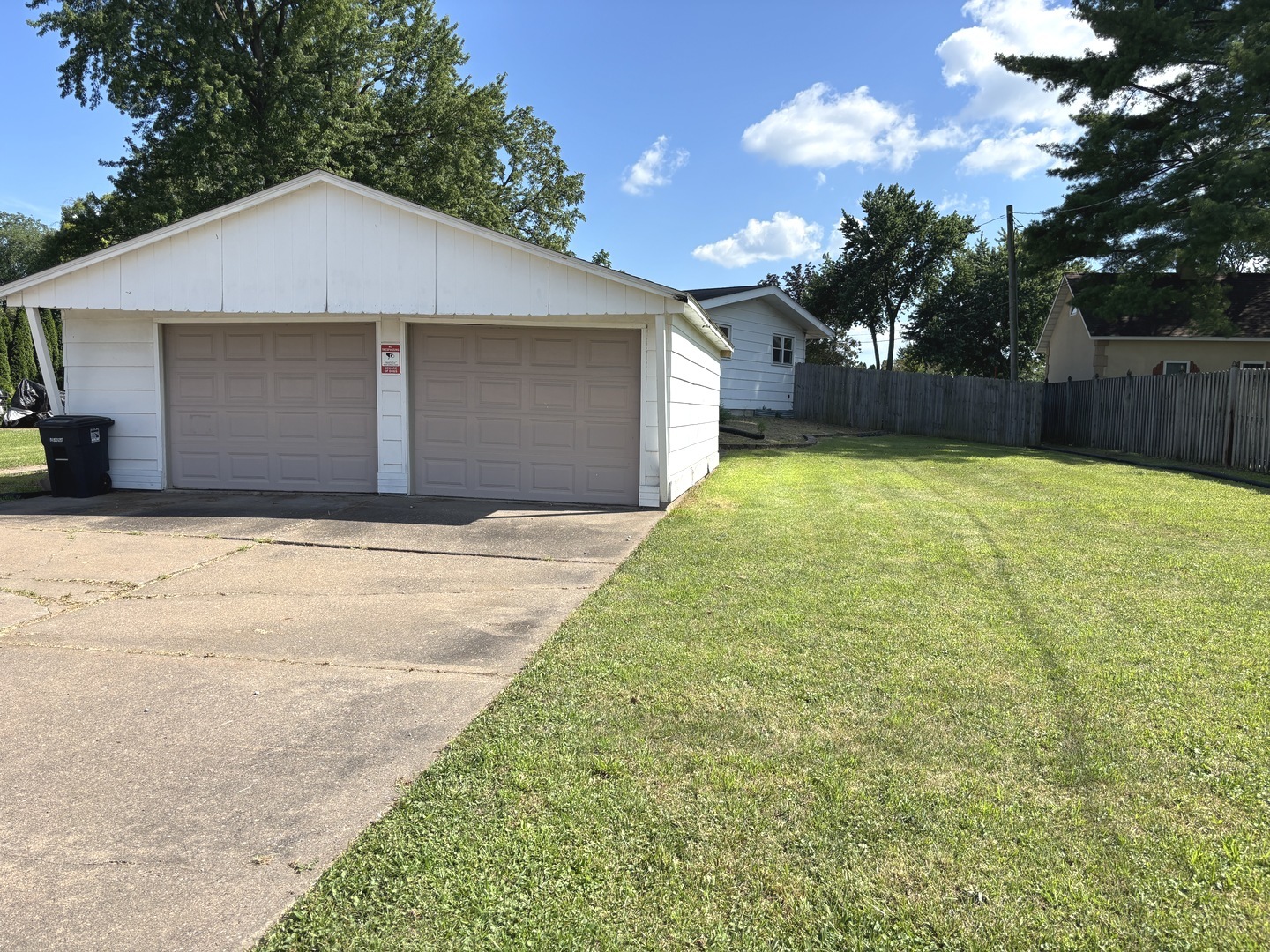 5310 12th Avenue Moline, IL 61265 - Photo 4 of 26