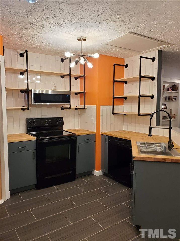 5824 Brambleton Avenue Raleigh, NC 27610 - Photo 4 of 30 First floor