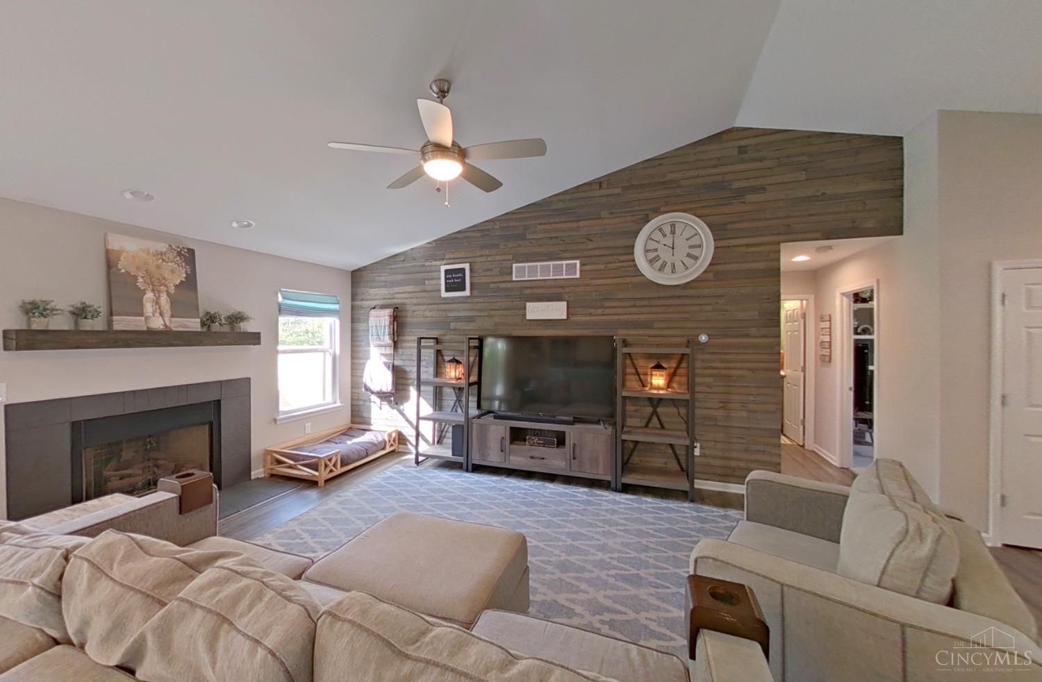 4514 Schoolhouse Road Batavia, OH 45103 - Photo 14 of 86 Living Room