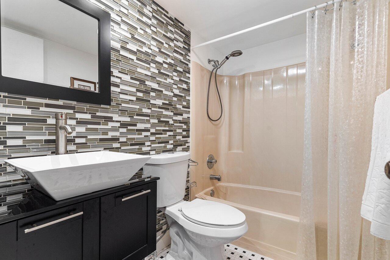 5200 East Club Circle, Unit 106 Boca Raton, FL 33487 - Photo 17 of 31 021-5200EastClubCircle-106-BocaRaton-FL-