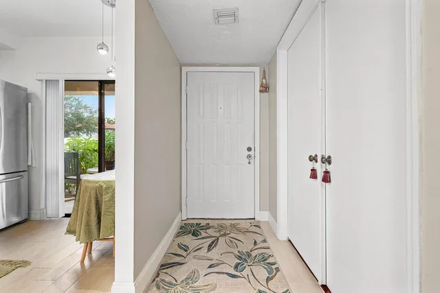 $319,900 | 5200 East Club Circle, Unit 106, Boca Raton, FL 33487