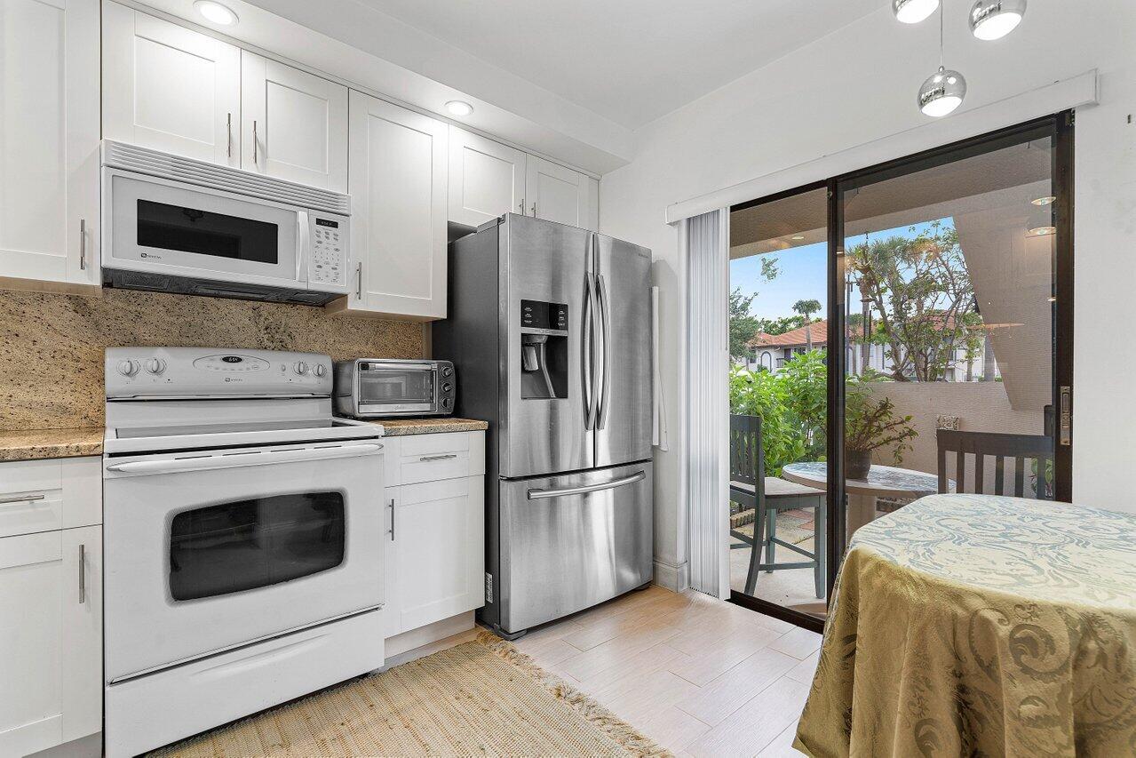 5200 East Club Circle, Unit 106 Boca Raton, FL 33487 - Photo 6 of 31 009-5200EastClubCircle-106-BocaRaton-FL-