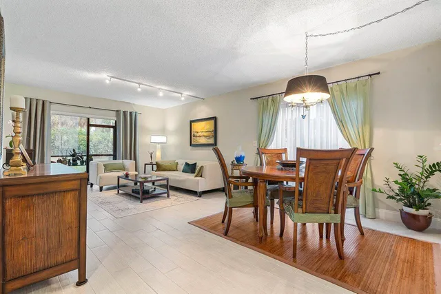 $319,900 | 5200 East Club Circle, Unit 106, Boca Raton, FL 33487