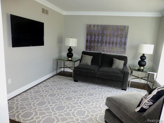564 Rolling Green Circle Rochester Hills, MI 48309 - Photo 12 of 24