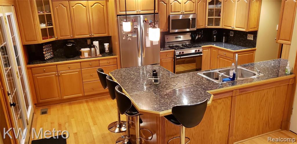 744 Dressler Lane Rochester Hills, MI 48307 - Photo 8 of 38