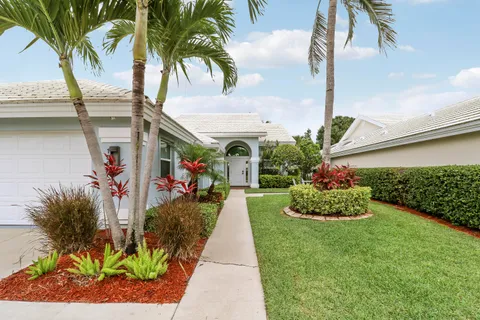 $879,000 | 1560 Wilderness Road, West Palm Beach, FL 33409