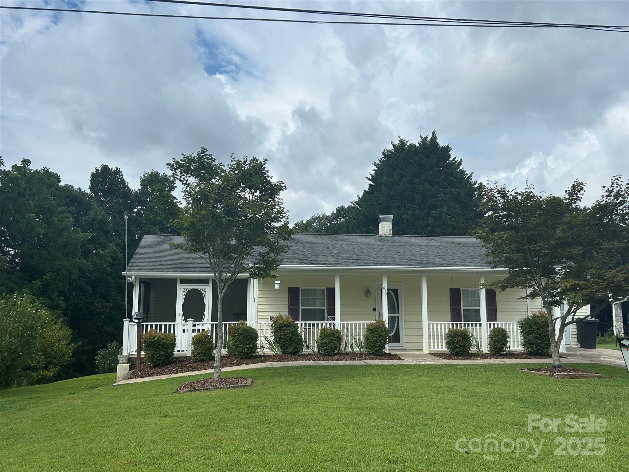 617 Reservoir Road Marion, NC 28752 - Photo 3 of 36 Gallery Image 3