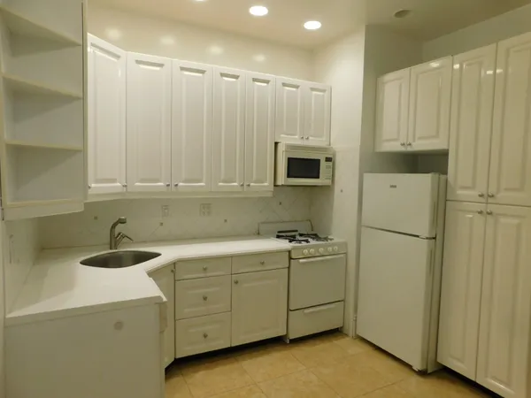 $5,350 | 77 West 85th Street, Unit 4F | Upper West Side