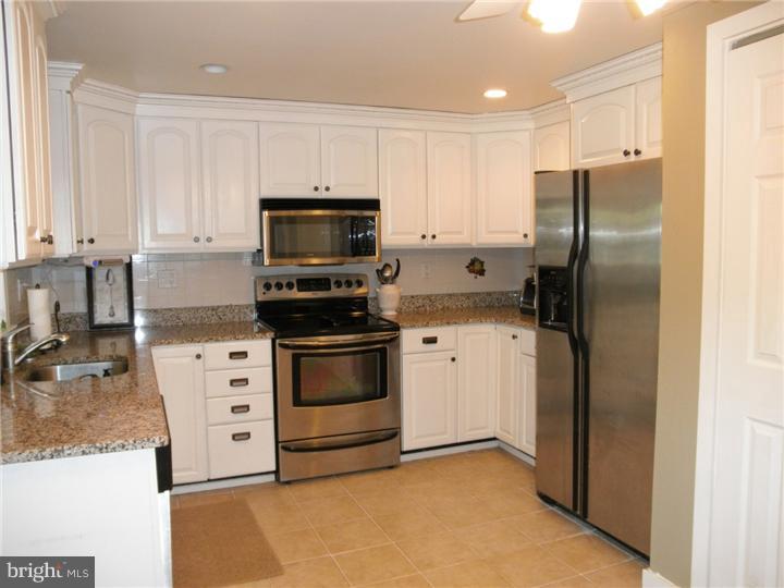 115 Twining Road Oreland, PA 19075 - Photo 11 of 23 Kitchen