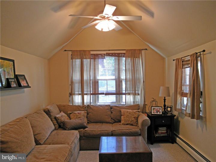 115 Twining Road Oreland, PA 19075 - Photo 3 of 23 Living Room
