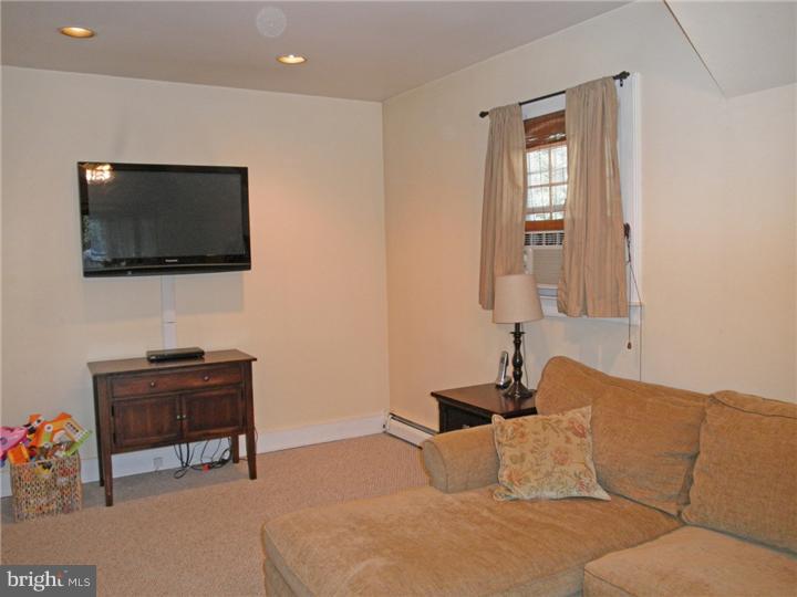 115 Twining Road Oreland, PA 19075 - Photo 6 of 23 Living Room