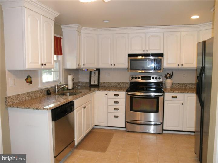 115 Twining Road Oreland, PA 19075 - Photo 10 of 23 Kitchen