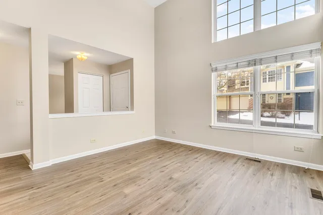 $335,000 | 741 Old Creek Court, Elk Grove Village, IL 60007