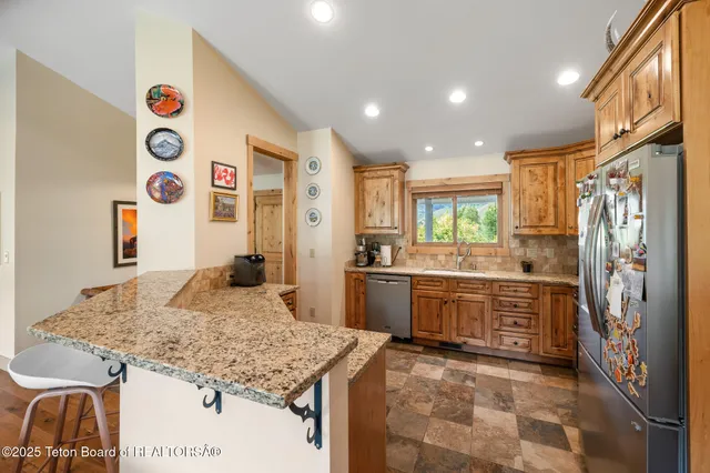 $2,695,000 | 3355 East Horse Creek Road, Jackson, WY 83001