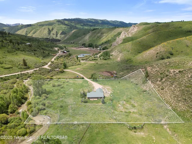 $2,695,000 | 3355 East Horse Creek Road, Jackson, WY 83001