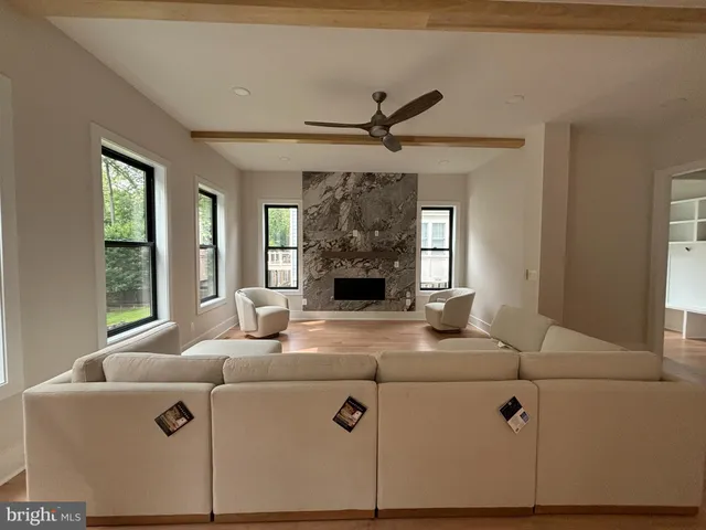 an empty room with a empty space and window