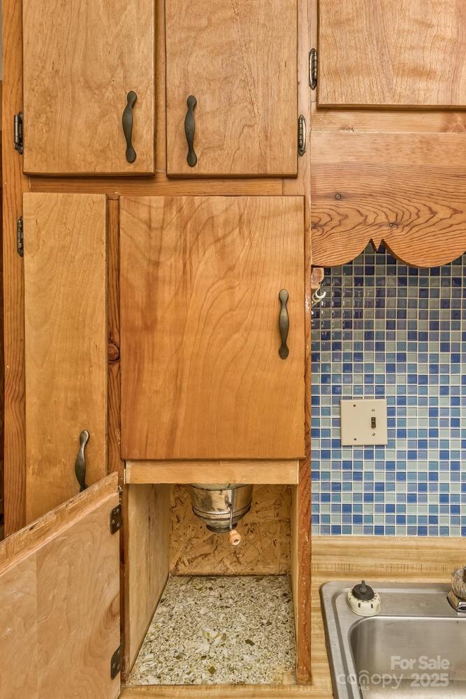 20 Lindsey Road Candler, NC 28715 - Photo 17 of 47 Gallery Image 17