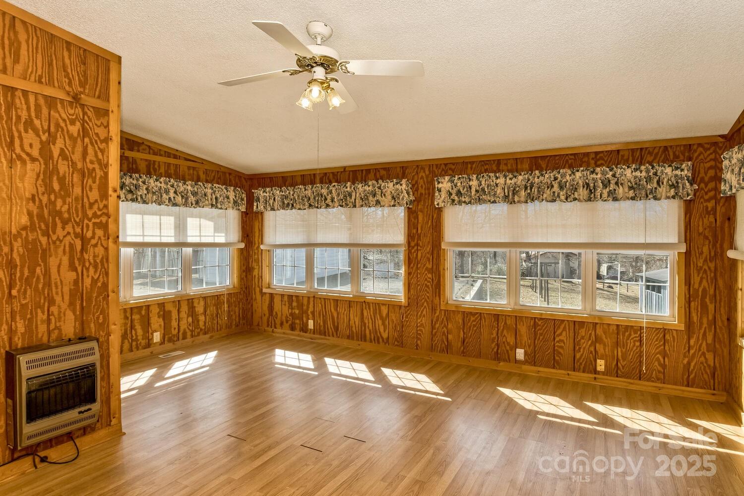 20 Lindsey Road Candler, NC 28715 - Photo 24 of 47 Gallery Image 24
