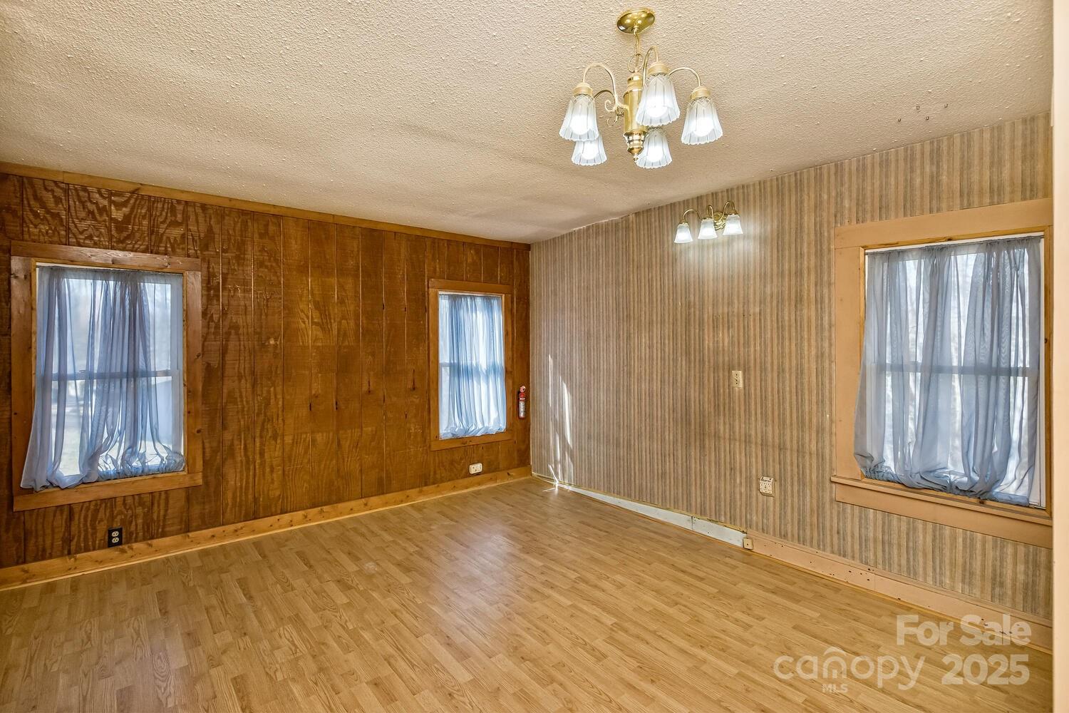 20 Lindsey Road Candler, NC 28715 - Photo 28 of 47 Gallery Image 28