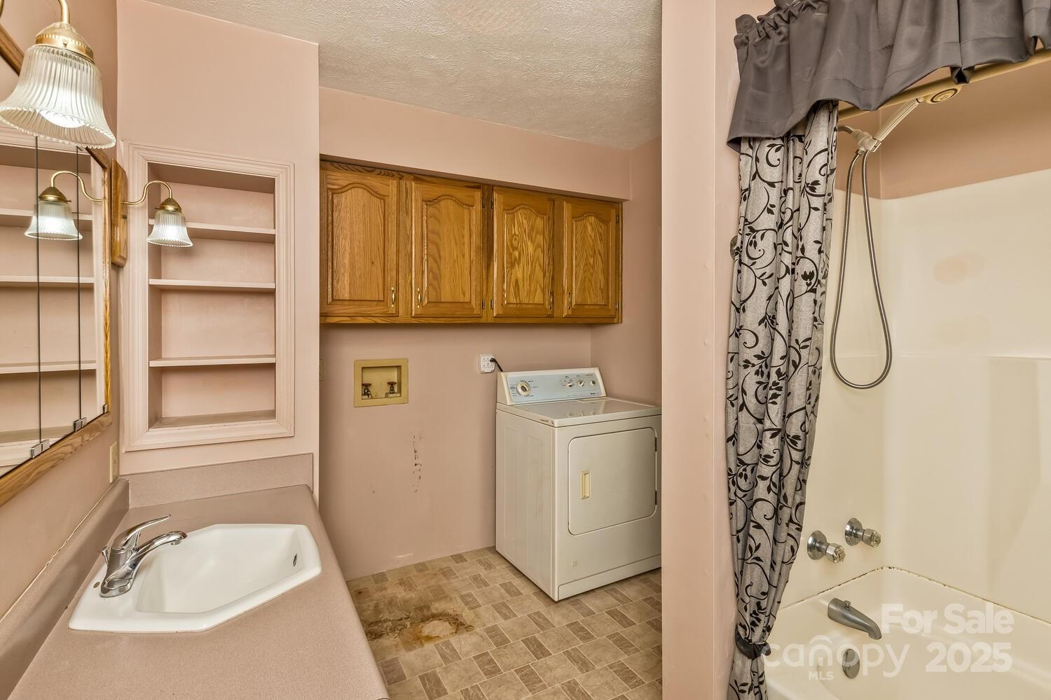 20 Lindsey Road Candler, NC 28715 - Photo 30 of 47 Gallery Image 30