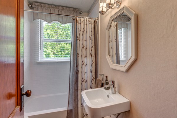 179 Derby Road Melrose, MA 02176 - Photo 23 of 26 Gallery Image 23