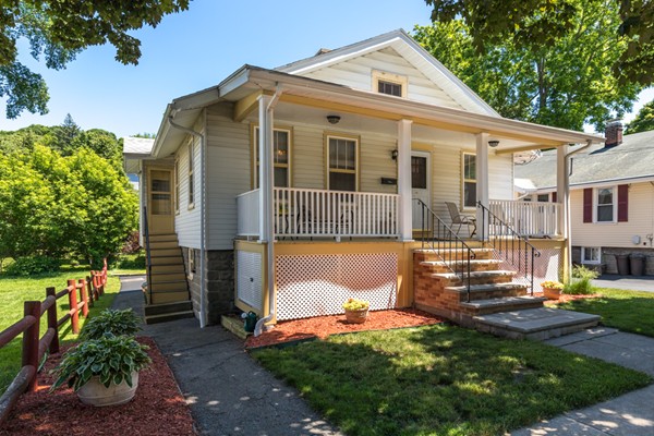 179 Derby Road Melrose, MA 02176 - Photo 3 of 26 Gallery Image 3