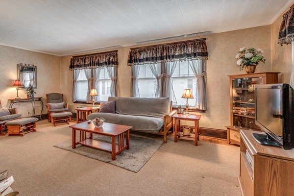 179 Derby Road Melrose, MA 02176 - Photo 7 of 26 Gallery Image 7