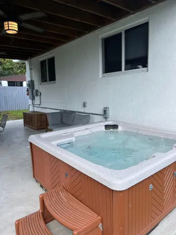 $5,350 | 246 Northeast 118th Street, Miami, FL 33161