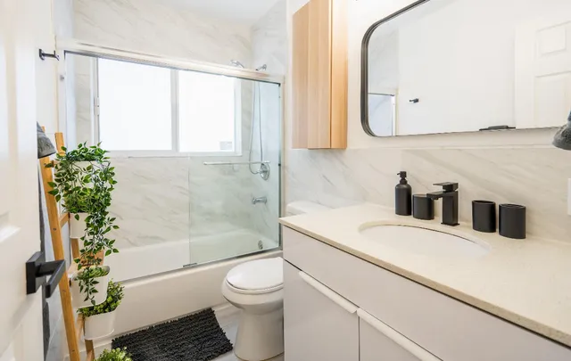 $5,350 | 246 Northeast 118th Street, Miami, FL 33161